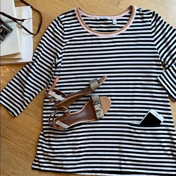 Isaac Mizrahi tunic with contrast trim - Picture 2 of 8